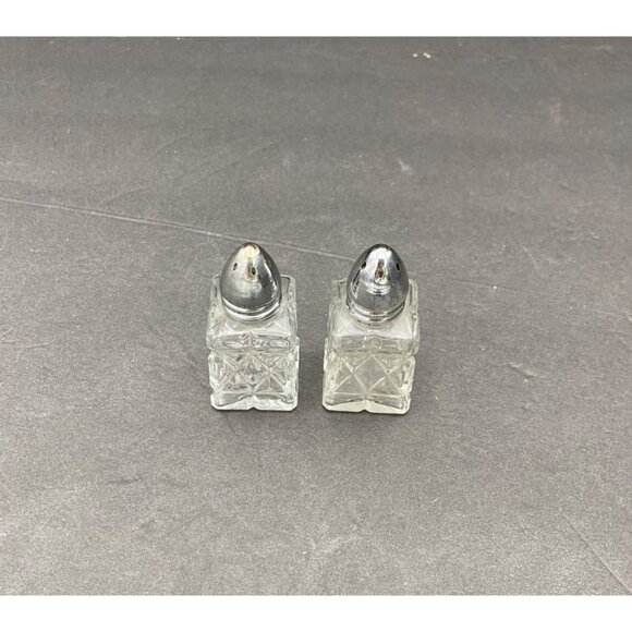 Vintage Diamond Glass Salt &‎ Pepper Shakers Miniature Square Retro Kitchen MCM - Picture 2 of 8